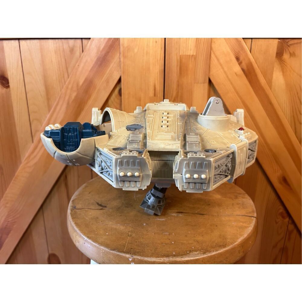 Star Wars Galactic Heroes Millennium Falcon Spaceship Hasbro 2001 (8171) READ